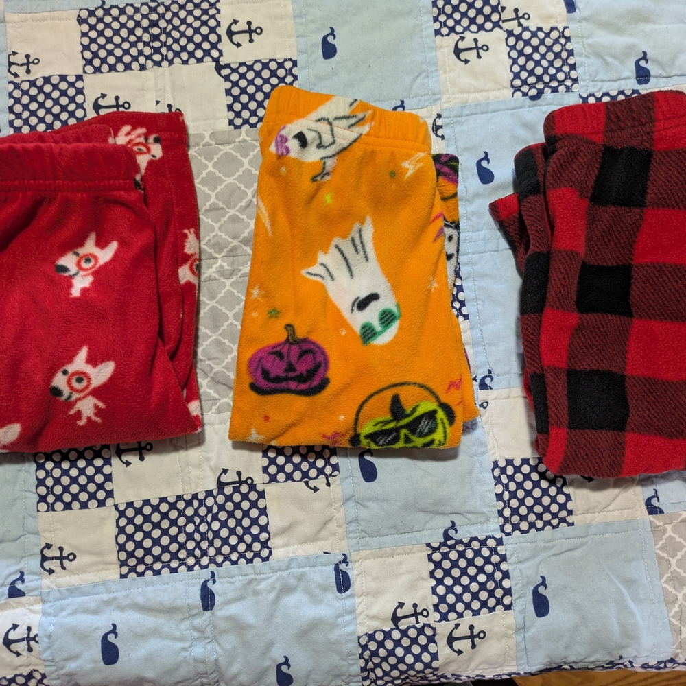 Wondershop Kids Halloween and Plaid Pajama Bottoms Set